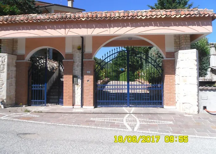 Emilia Nocleg ze śniadaniem Cagnano Amiterno